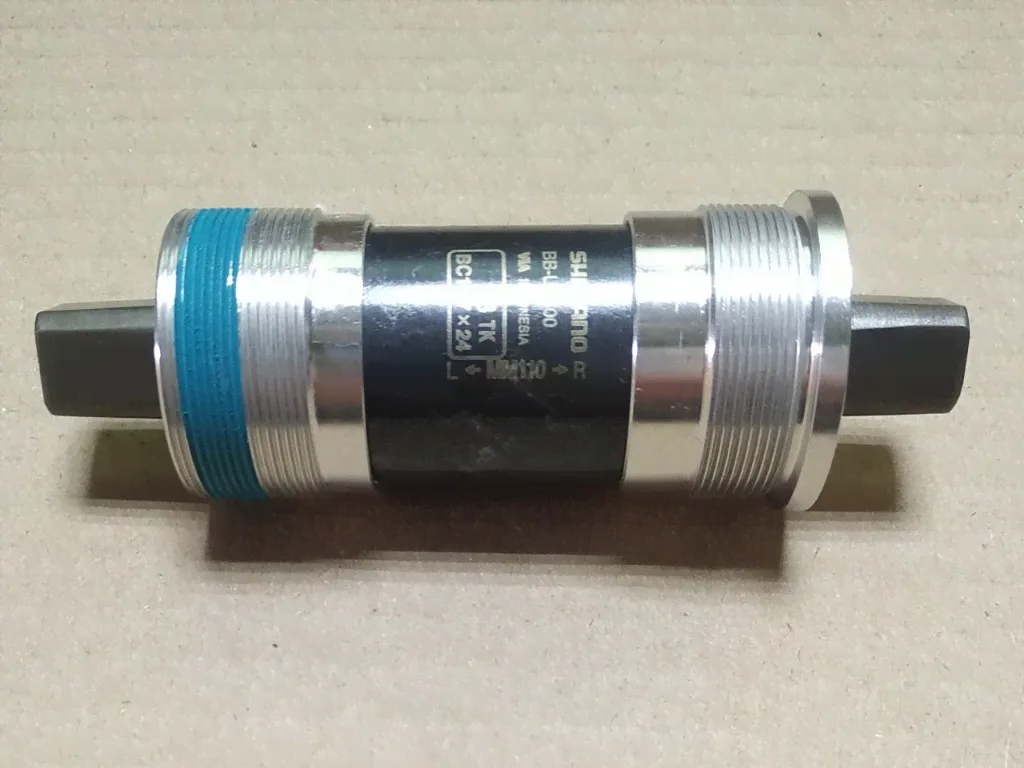Каретка шоссе Shimano BB-UN300 L110х68мм